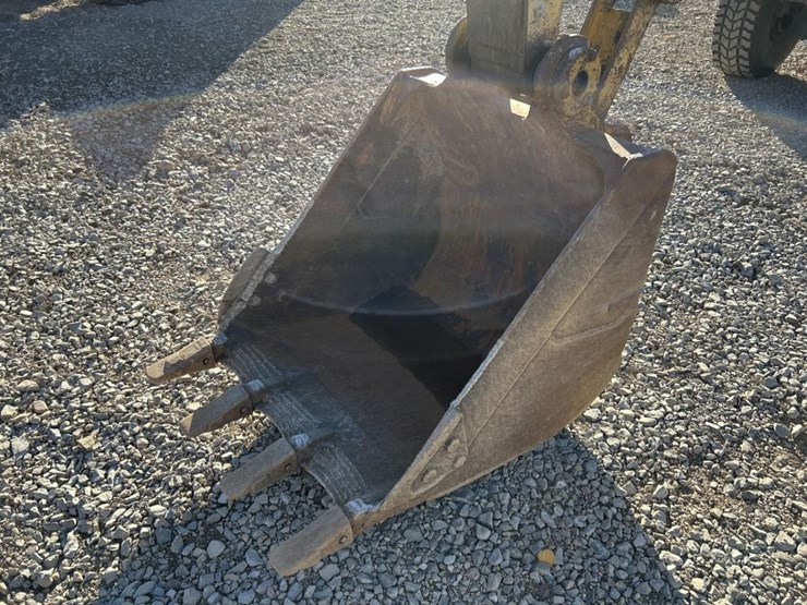 caterpillar-307-image-11