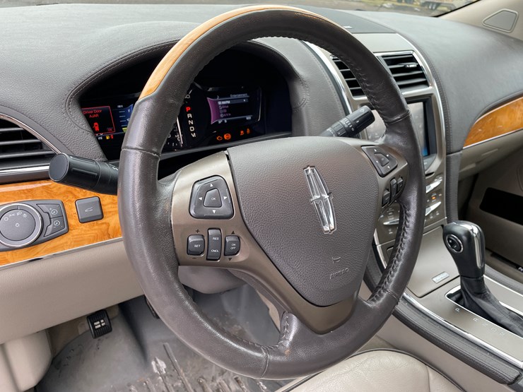 2012-lincoln-mkx-image-42