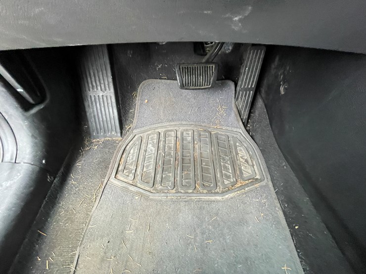 #1048-•-2015-hyundai-elantra-sedan-(has-wi-title)-image-15