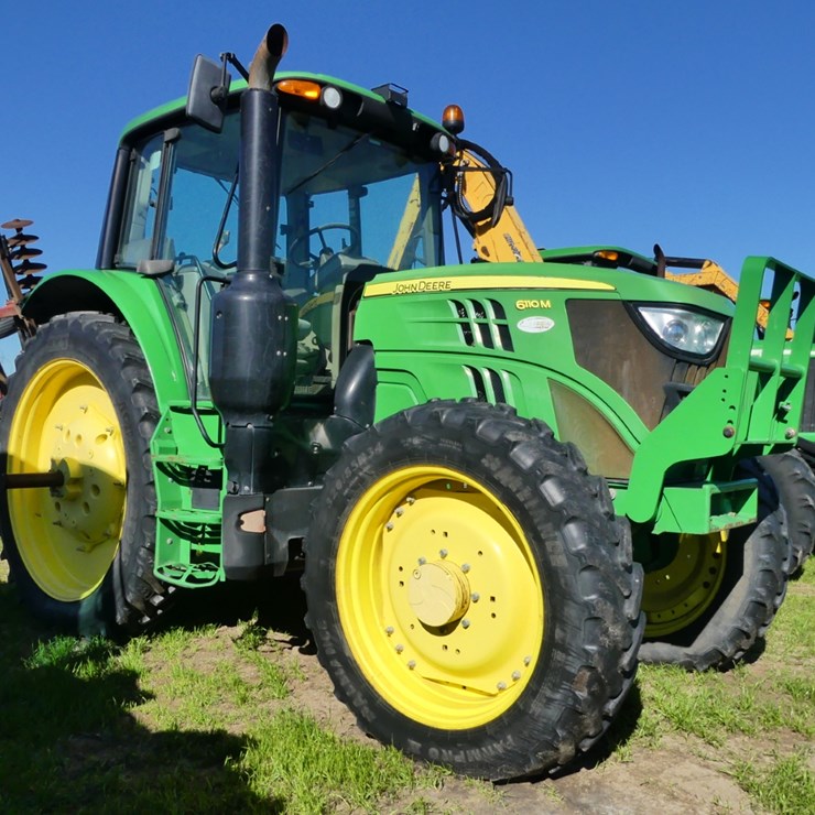 2016 JOHN DEERE 6110M