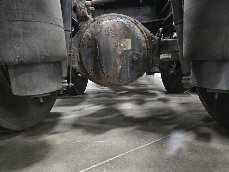 2015-kenworth-t680-image-40