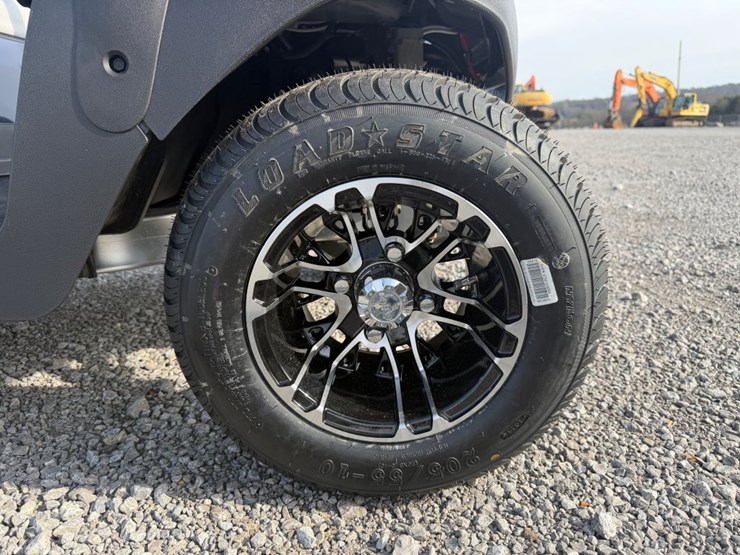 #30693-•-2026-clubcar-tempo-4-cpo-4-passenger-electric-golf-image-11