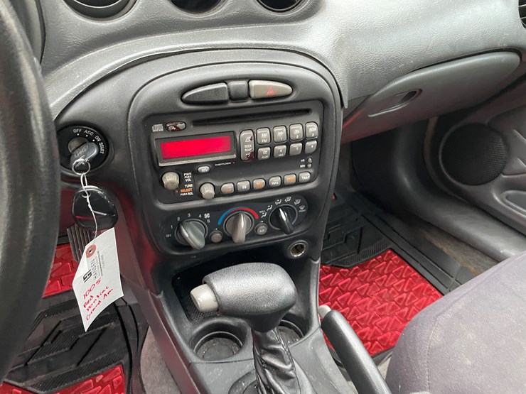 #1005-•-2004-pontiac-grand-am-sedan-(has-wi-title)-image-22