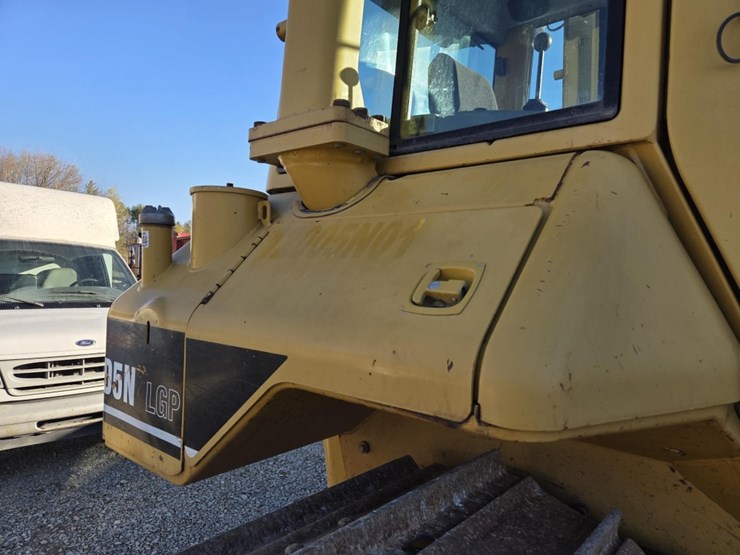 2007-caterpillar-d5n-lgp-image-32