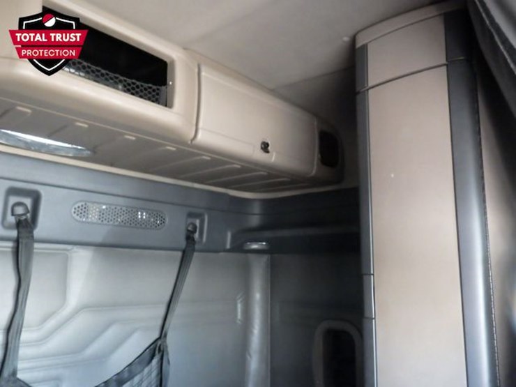 2020-freightliner-cascadia-113-image-7