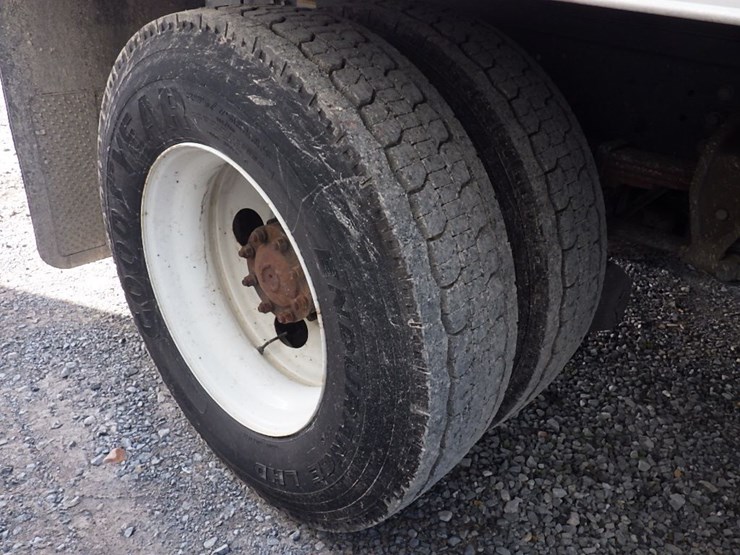 2020-hino-268a-image-4