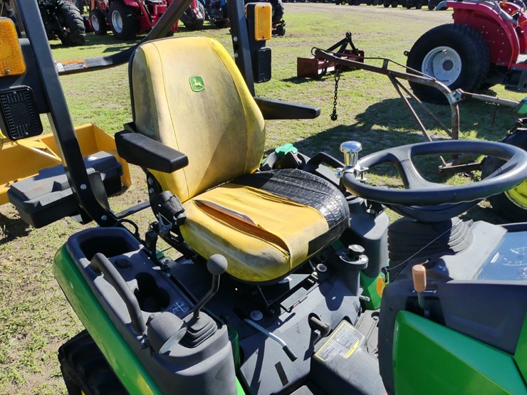 2021-john-deere-1025r-image-12