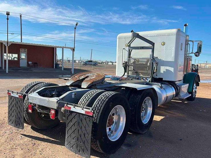 2012-peterbilt-367-image-4