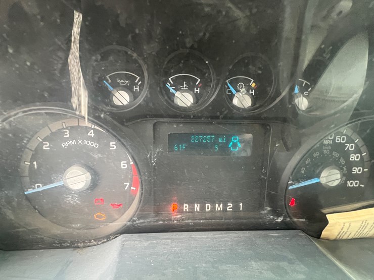 2015-ford-f350-xl-image-19