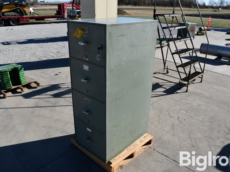 metal-filing-cabinet-image-1