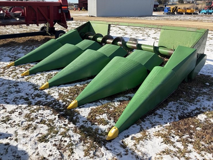 john-deere-444-image-2