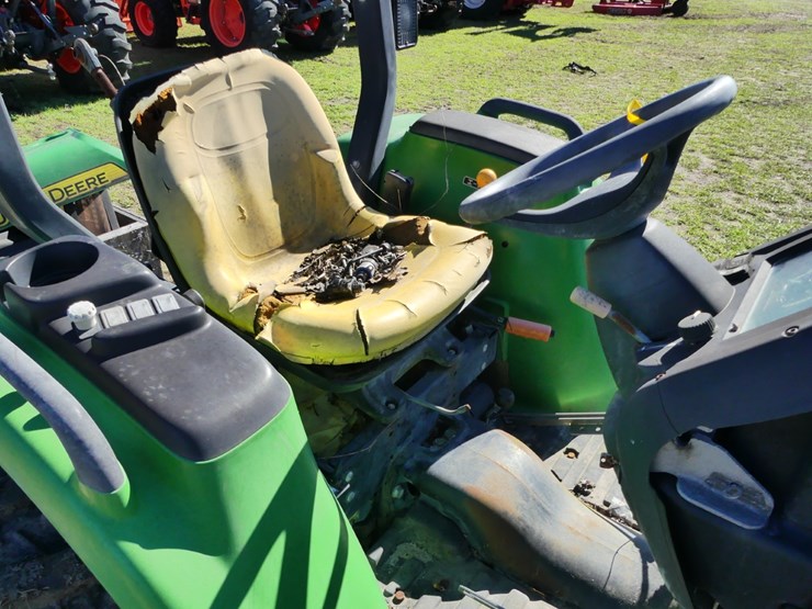 john-deere-3038e-image-11
