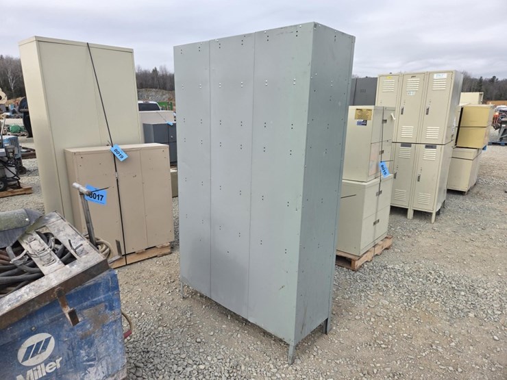 #6048-•-lockers-image-4