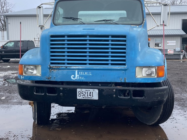 #1015-•-1992-navistar-international-transportation-flatbed-truck-(has-wi-title)-image-2