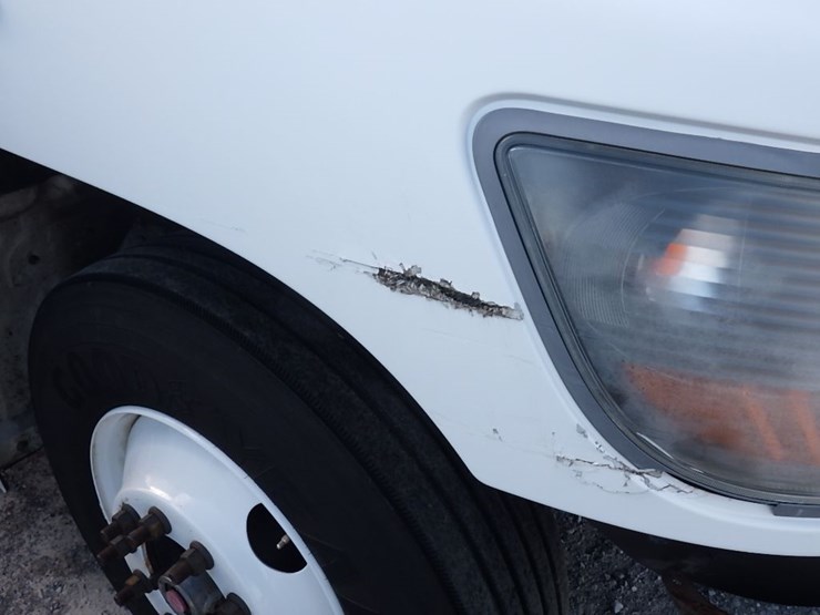 2020-hino-268a-image-5