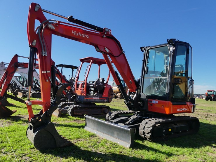 2025-kubota-kx040-5-image-2