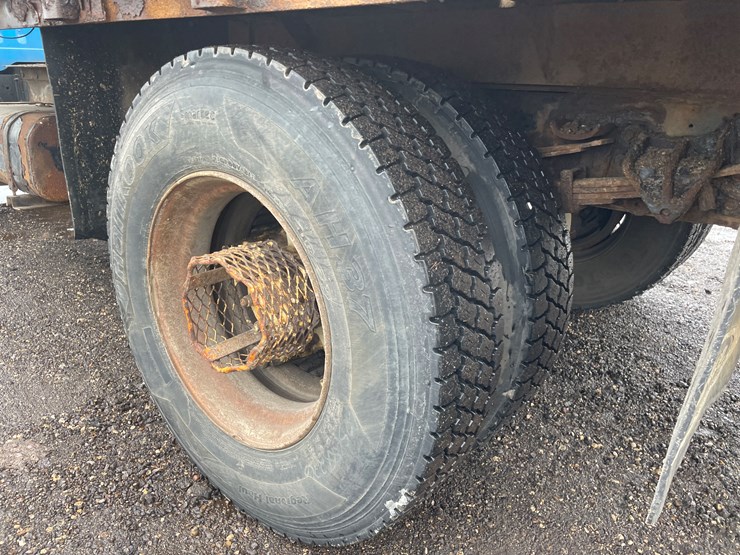 #1015-•-1992-navistar-international-transportation-flatbed-truck-(has-wi-title)-image-29