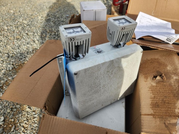 #6029-•-misc.-exit-signs-and-battery-units-image-5