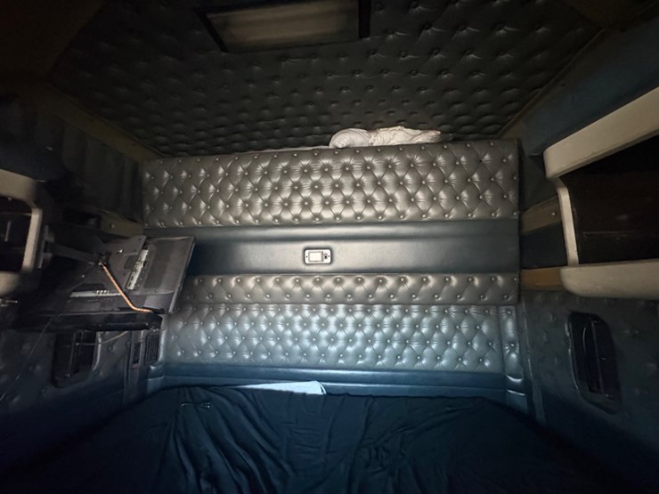 1999-kenworth-t600b-image-12