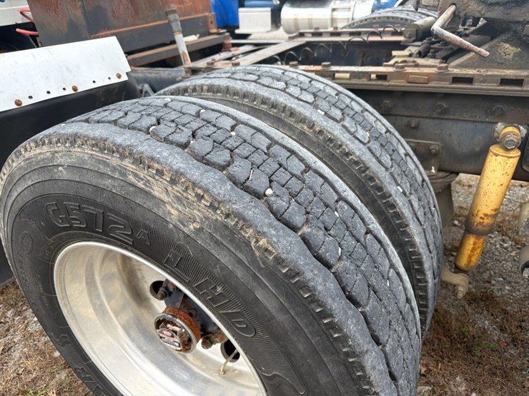 1995-international-8200-image-10