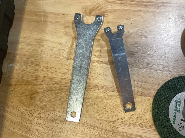 #2042-•-dewalt-style-cut-off-tool-kit-with-batteries-and-case-(pr11)-image-23