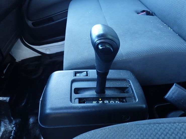 2020-hino-268a-image-13