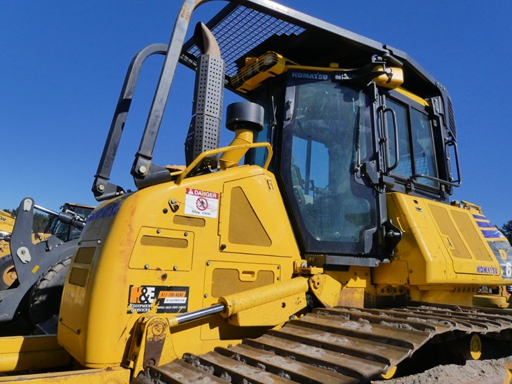 2022-komatsu-d61px-image-9