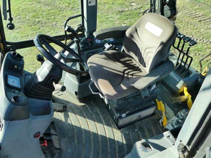 2014-new-holland-b95c-image-14