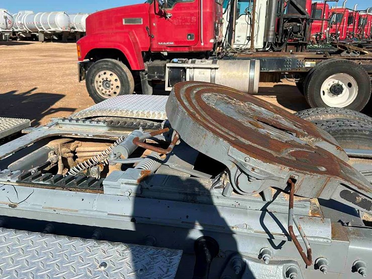 2012-peterbilt-367-image-8