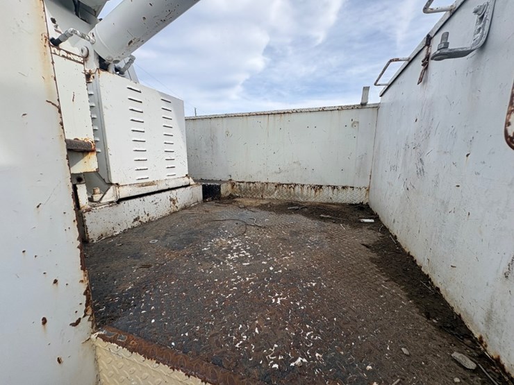 2003-international-durastar-4300-image-10