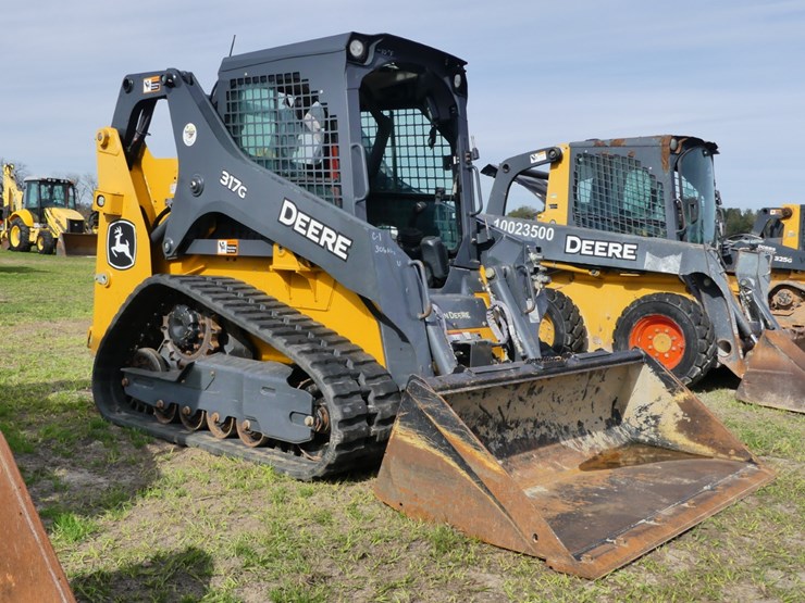 2023-deere-317g-image-1