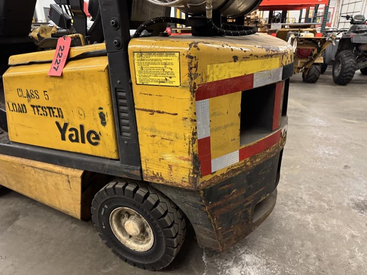 #2227-•-yale-a673971-forklift-image-12