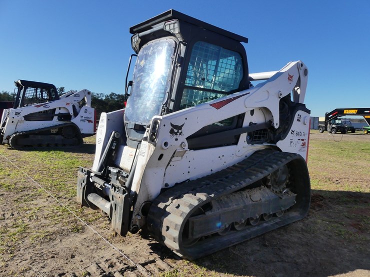 2021-bobcat-t770-image-2
