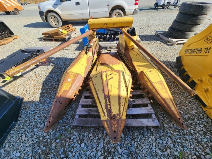 new-holland-824-image-5