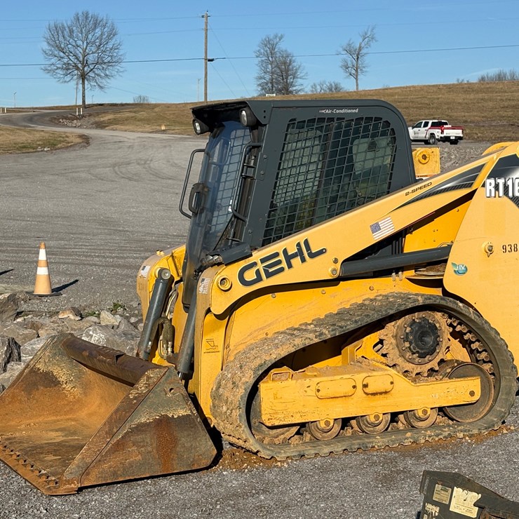 2017 GEHL RT165