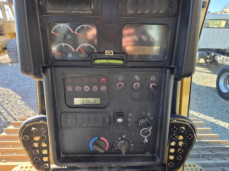 2007-caterpillar-d5n-lgp-image-51