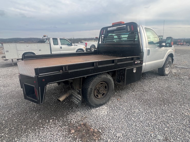 2015-ford-f350-xl-image-3