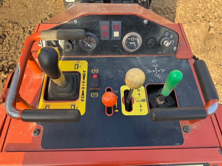 2018-ditch-witch-sk800-image-3