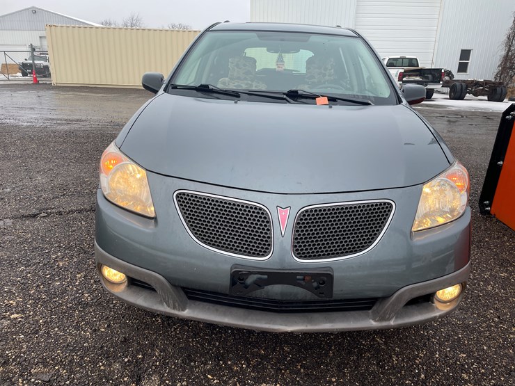 #1026-•-2006-pontiac-vibe-hatchback-(has-wi-title)-image-2