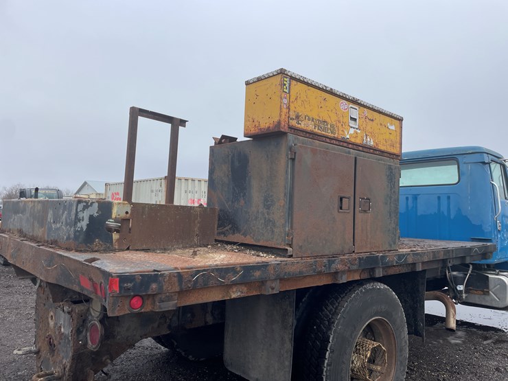 #1015-•-1992-navistar-international-transportation-flatbed-truck-(has-wi-title)-image-24