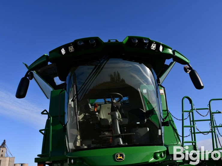 2023-john-deere-s780-image-11