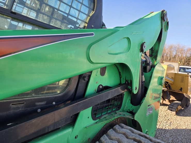 2018-bobcat-t740-image-20