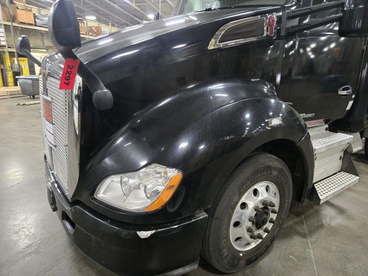 2015-kenworth-t680-image-9