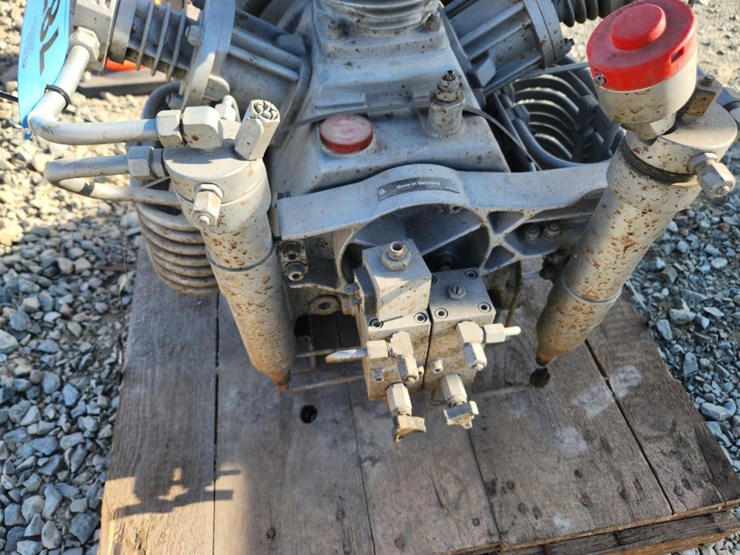 #6031-•-air-compressor-image-9
