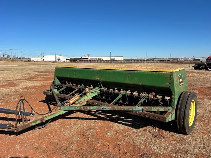 john-deere-8300-image-1