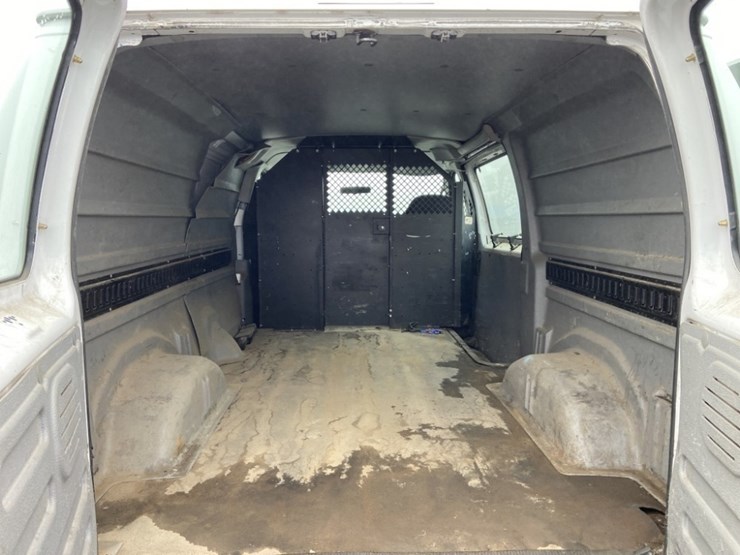 2004-ford-e350-sd-image-32