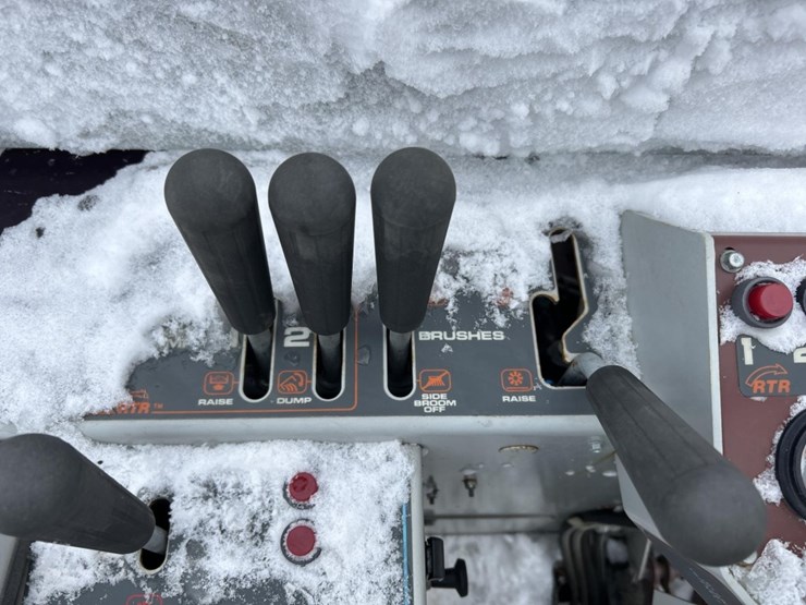 #5012-•-power-boss-tss-floor-scrubber-sweeper-image-27