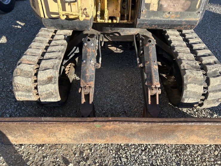 caterpillar-307-image-42