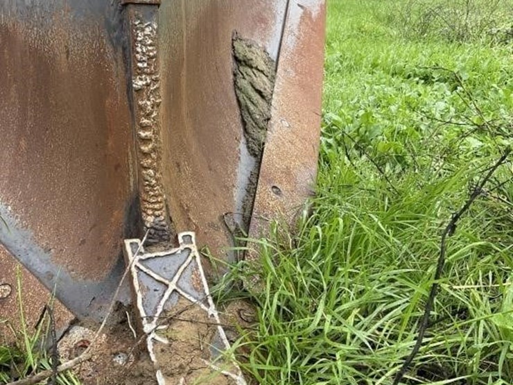 (offsite)-yonkers-johnson-400a-pull-v-ditcher-image-9