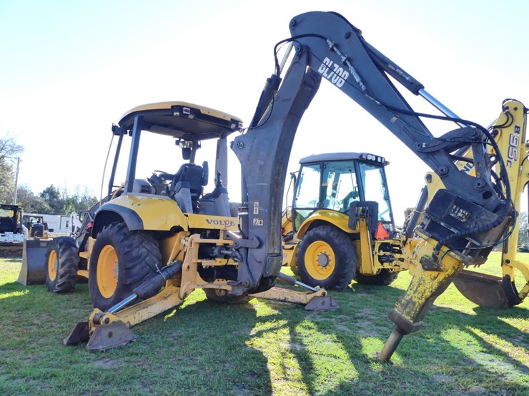 2012-volvo-bl70b-image-4